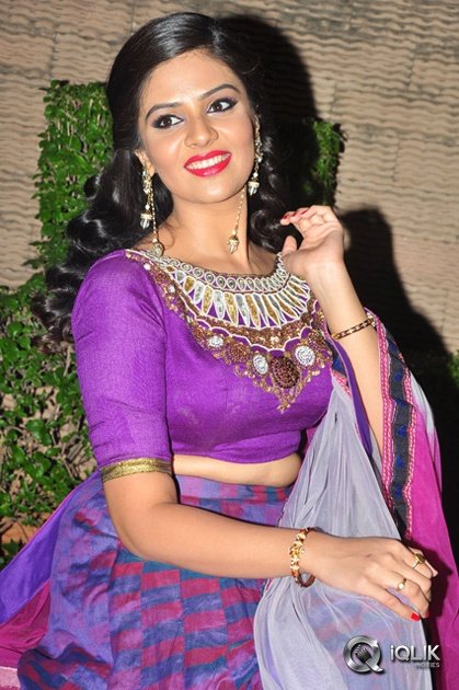 Sreemukhi-at-Dhanalakshmi-Thalupu-Thadithe-Movie-Audio-Launch